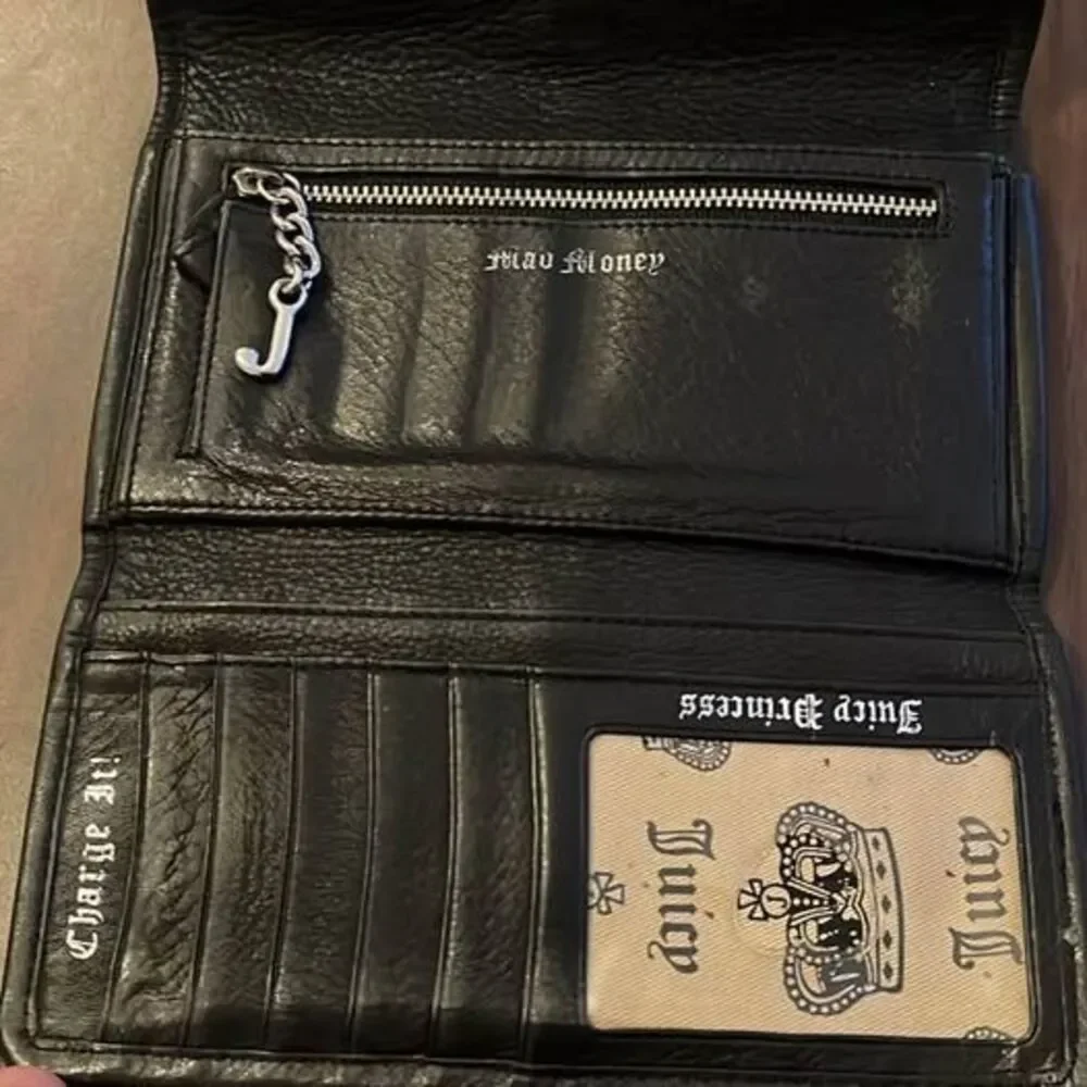 Vintage 90s Y2K Juicy Couture Black Leather Stud Tassle Wallet
